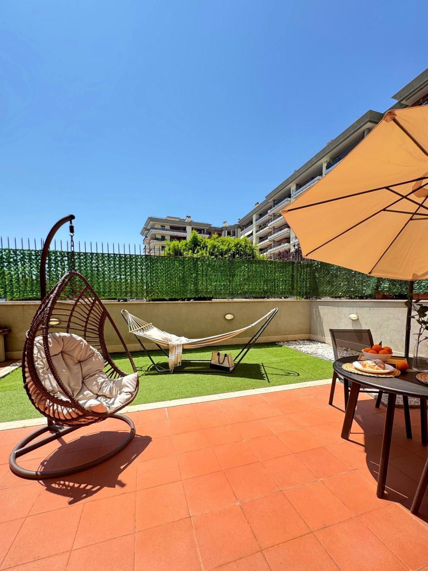 Sun Nest - Terrace & Garage Fiumicino