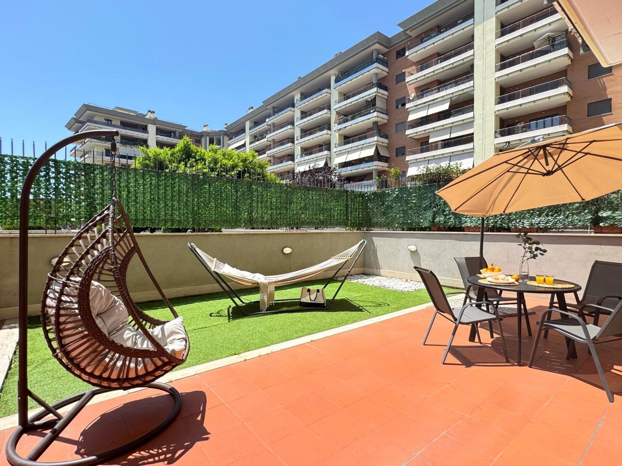 Sun Nest - Terrace & Garage Apartment